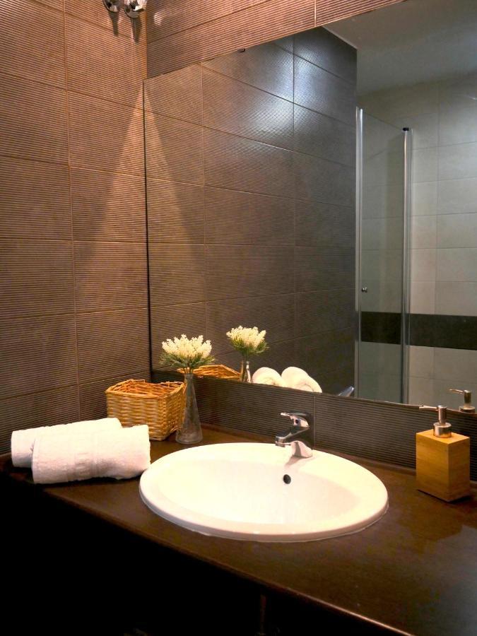 Stay U-Nique Apartments Travessera Barcelona Ngoại thất bức ảnh