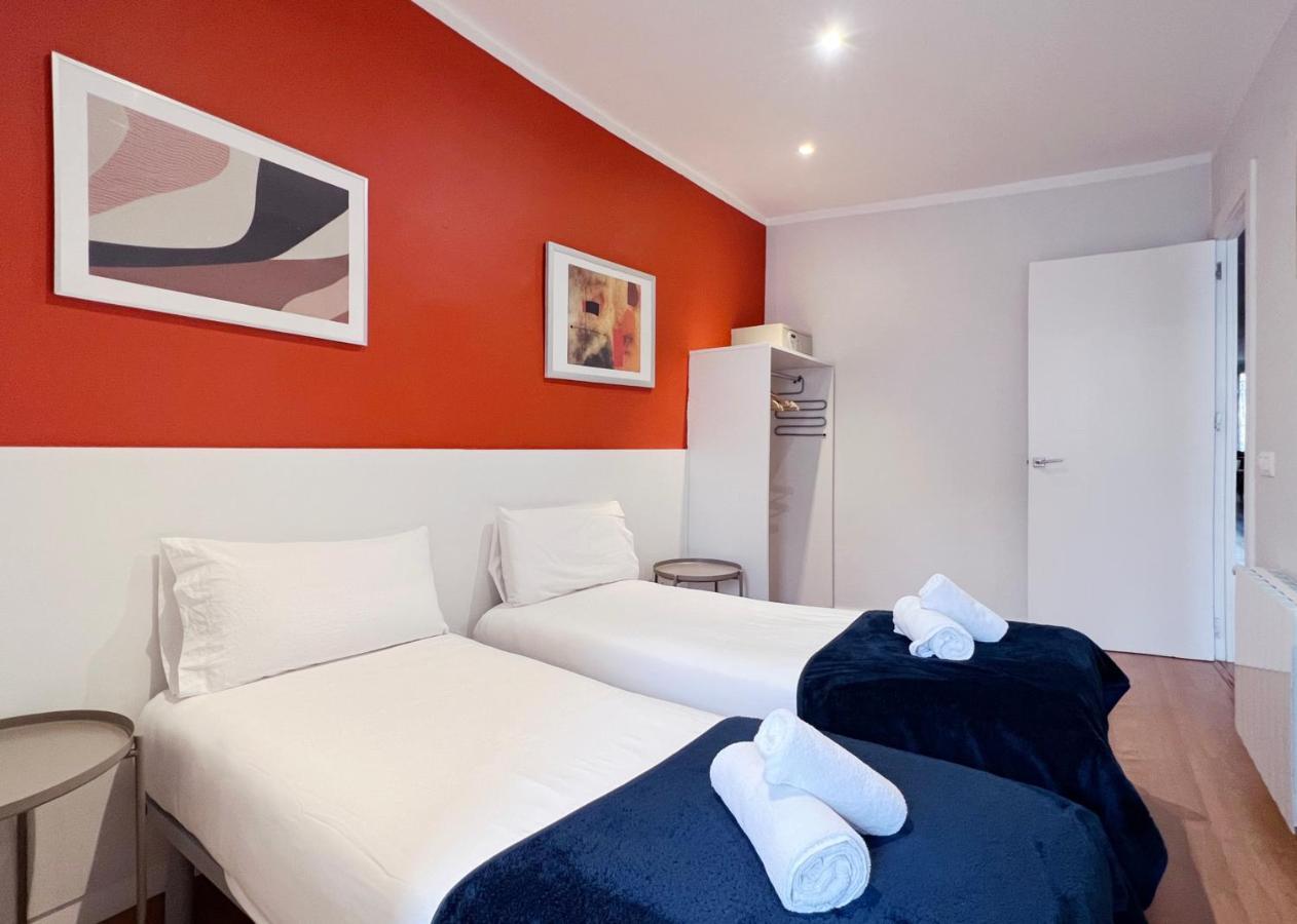 Stay U-Nique Apartments Travessera Barcelona Ngoại thất bức ảnh